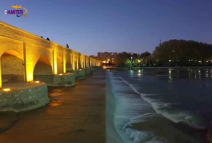 زاینده رود کجاست