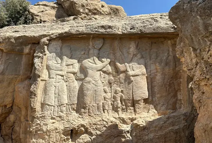 نقش رجب شیراز