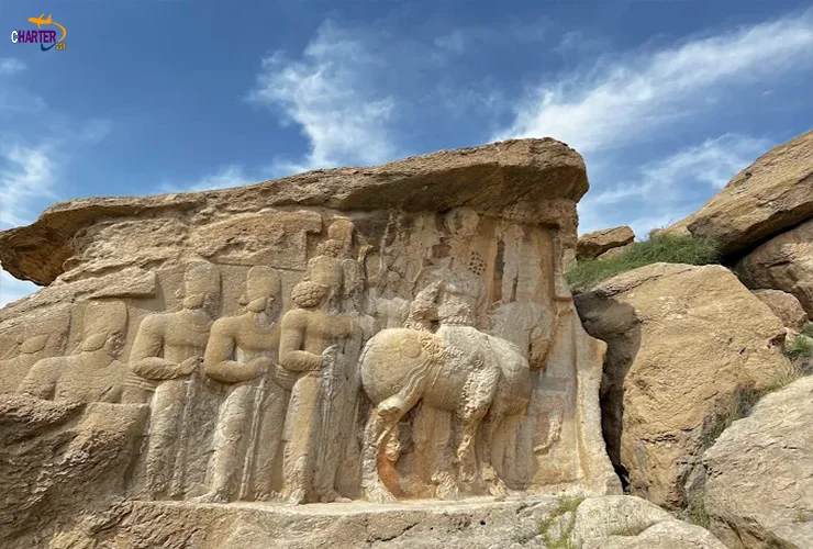 نقش رجب کجاست
