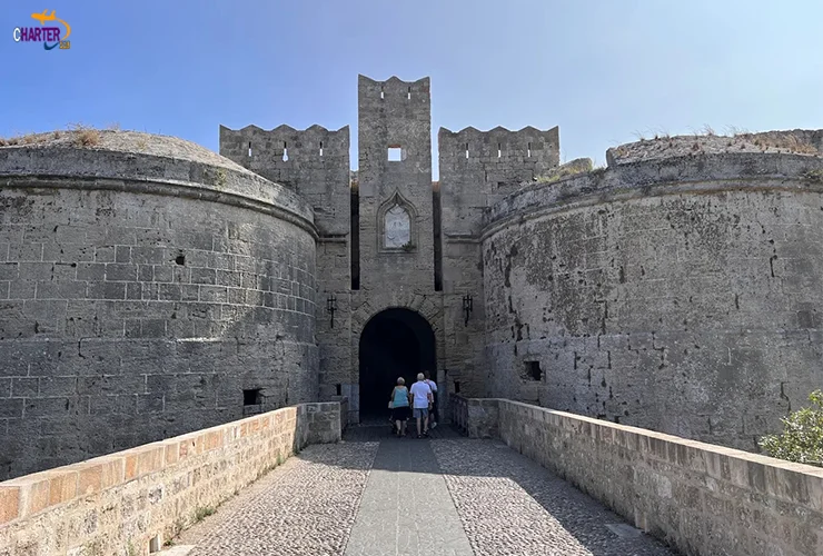 خیابان شوالیه‌ها